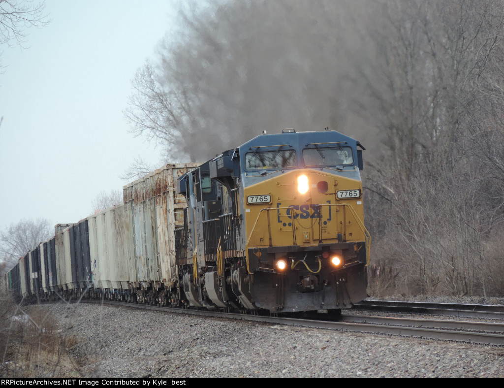 CSX 7765 on M634